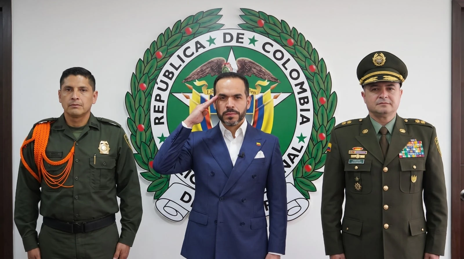 Abelardo de la Espriella nombra a Alejandro Barrera como director de la Policía Nacional