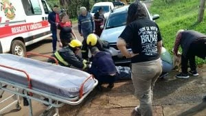 Accidente doméstico en Oberá: hombre atropellado por su propio coche