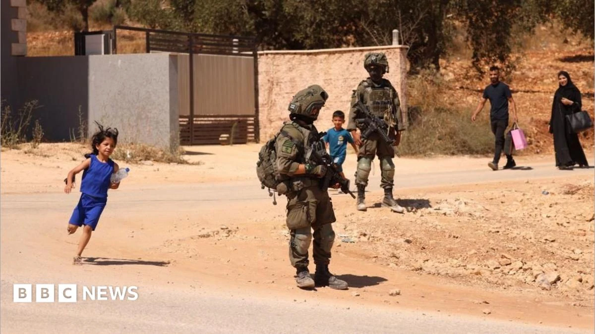 Autoridades israelíes ordenan evacuación en el pueblo de Qusra durante operación militar