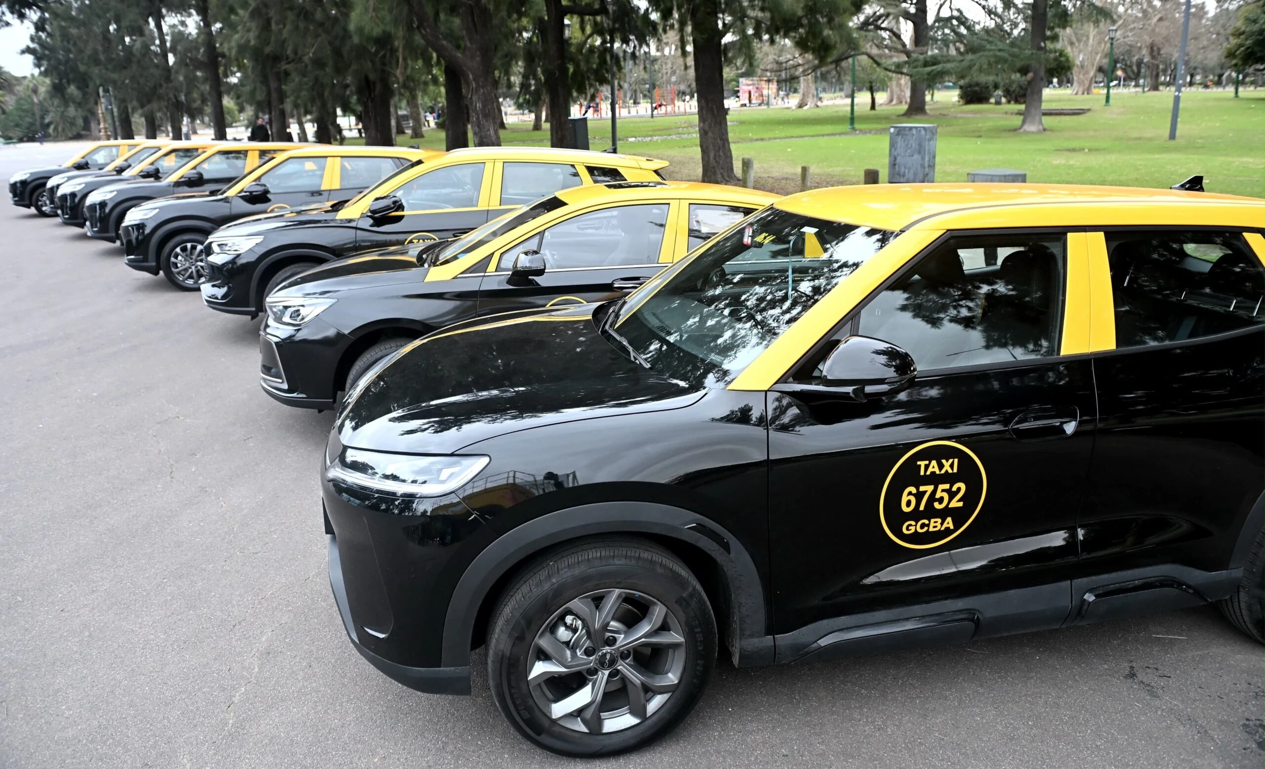 Buenos Aires impulsa taxis eléctricos con créditos accesibles del Banco Ciudad