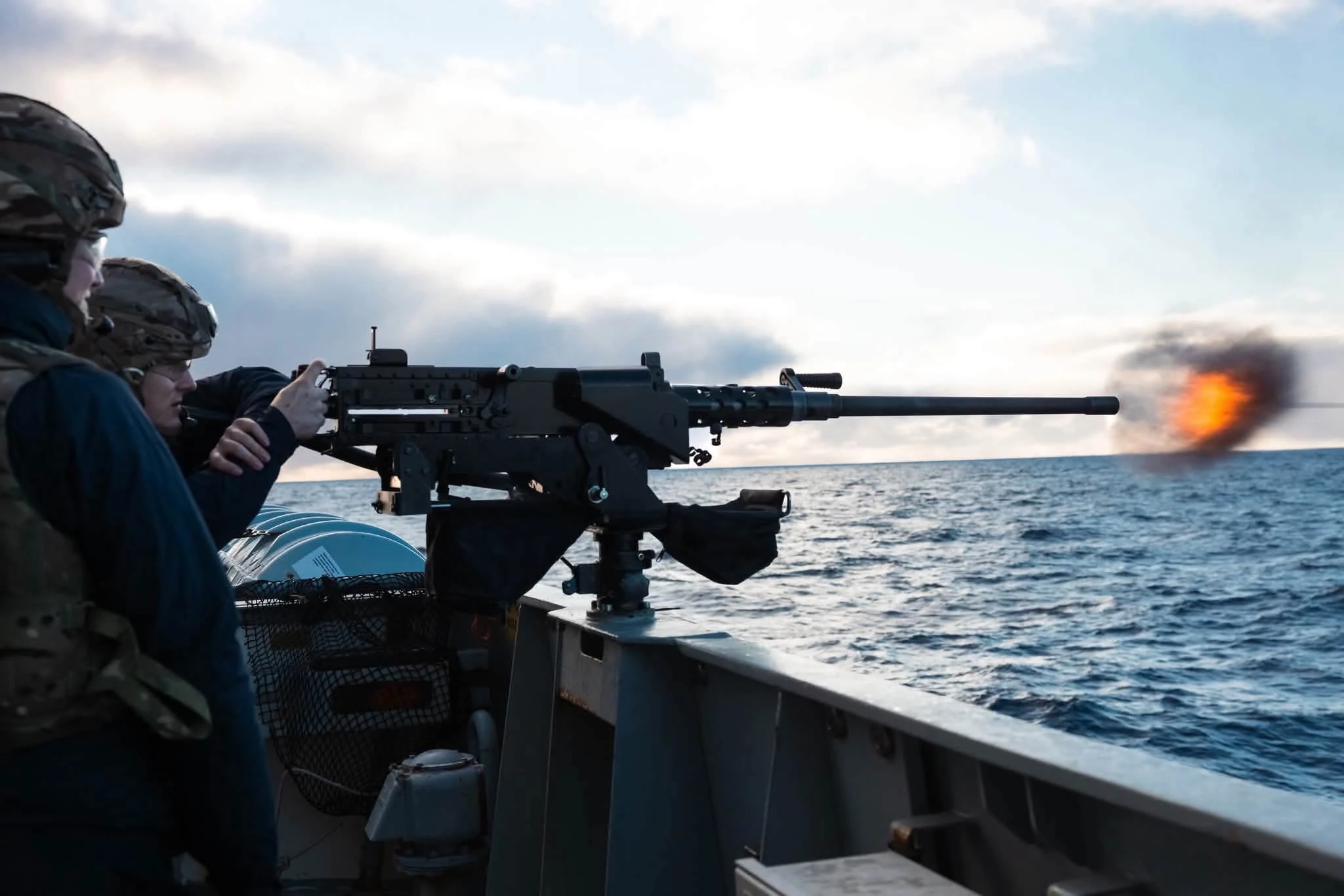 Buque de guerra británico dispara cerca de las Malvinas para disuadir a Argentina