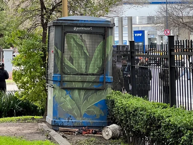 Cabinas de seguridad camufladas en parques de Argentina: un dato sorprendente