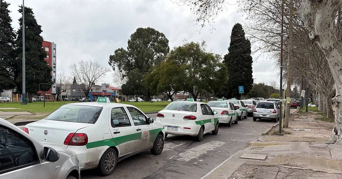 Cargas de GNC en La Plata: Colas de 300 metros y escasez de combustible