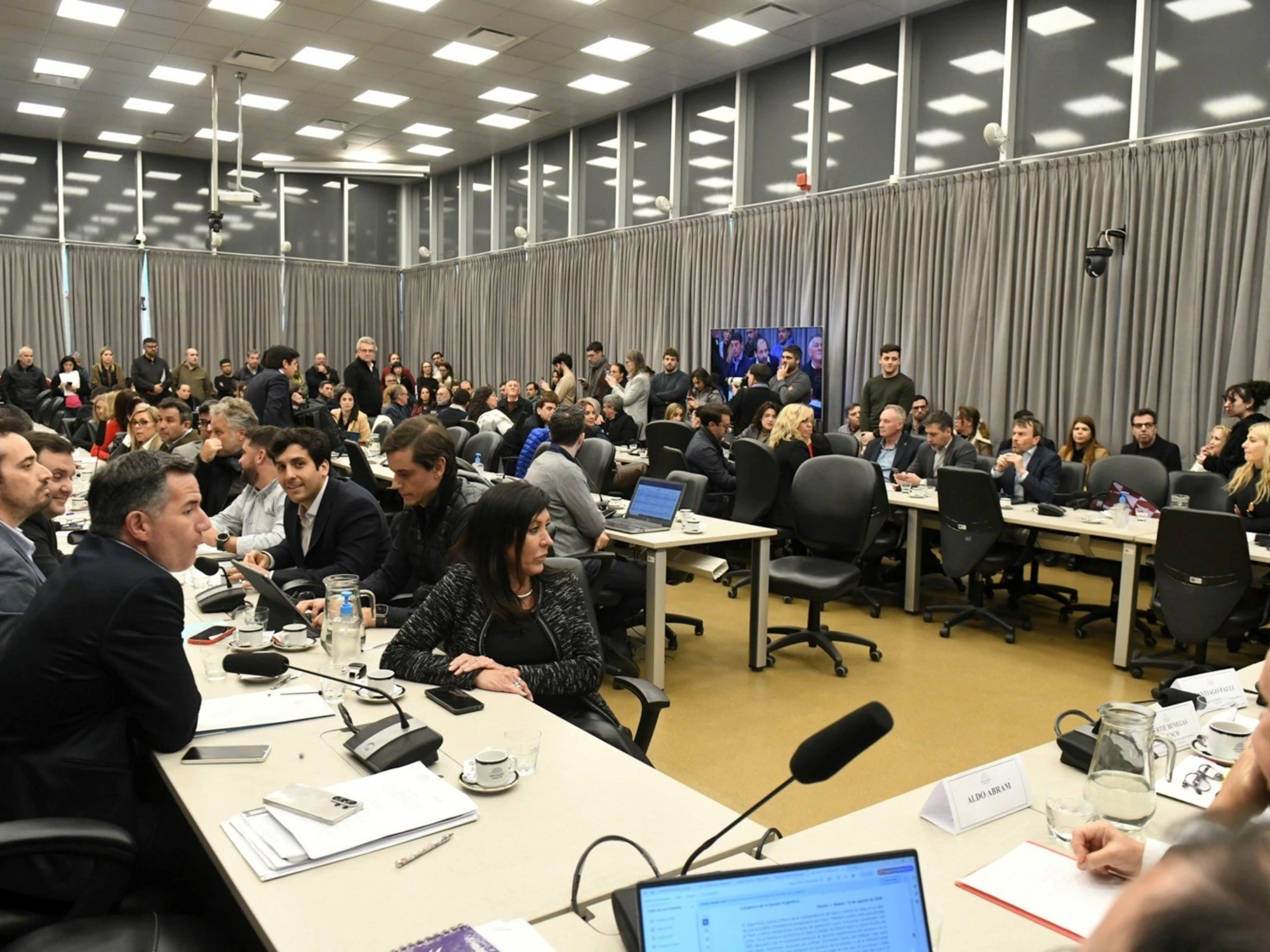 Dictamen del proyecto que modifica la Carta Orgánica del BCRA tras un debate tumultuoso