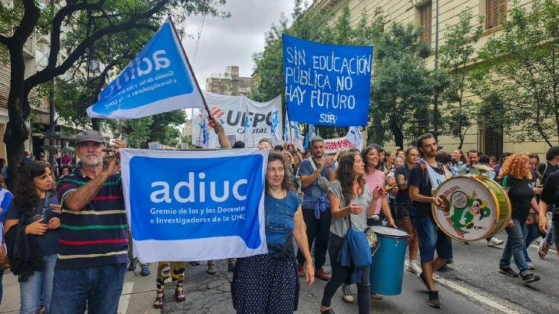 Docentes de ADIUC inician paro de 24 horas por la ley de financiamiento universitario