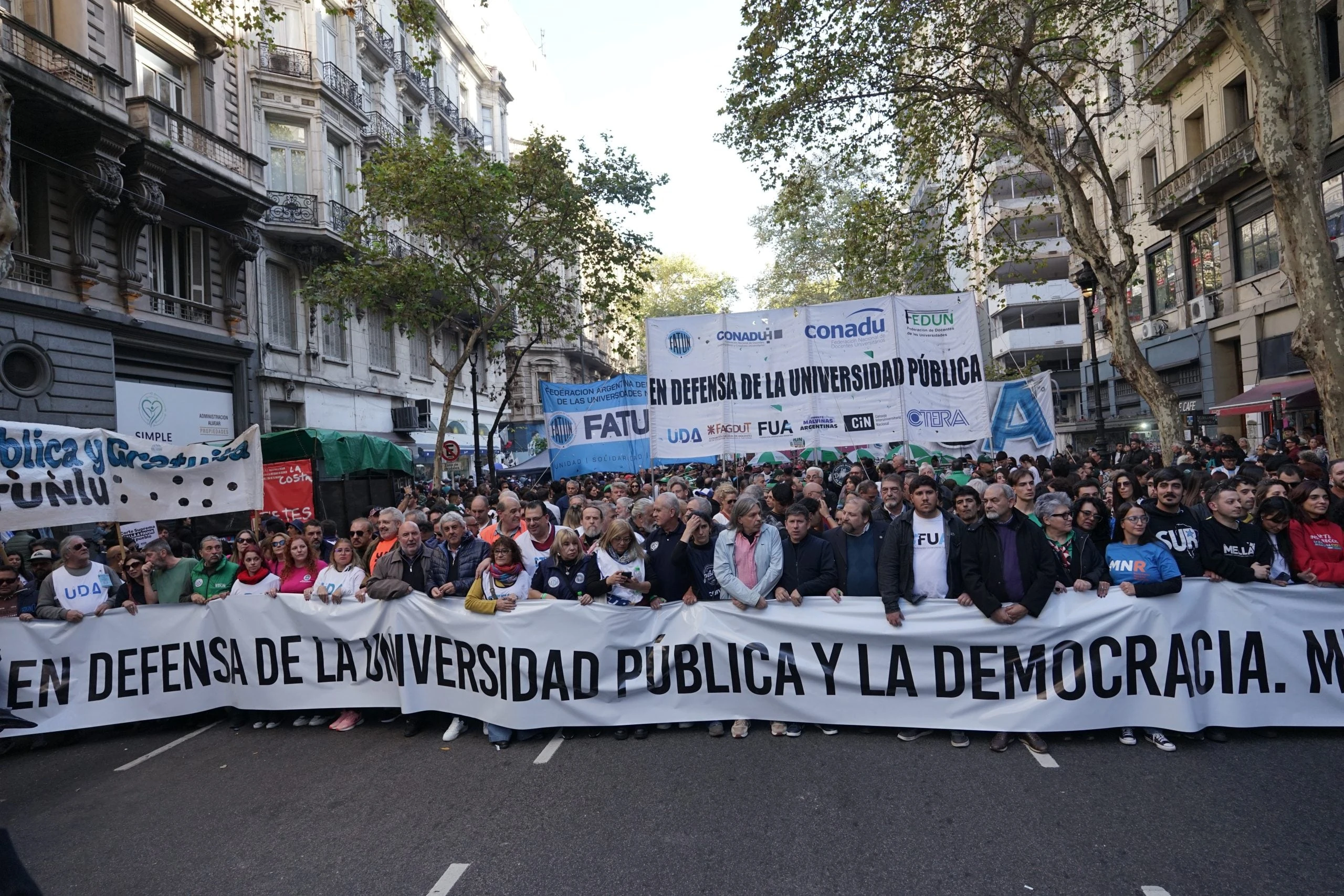 Docentes universitarios realizarán un paro por reclamos de financiamiento y salarios