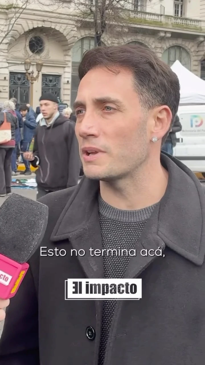 El streamer Momo aclara la polémica sobre la Ley de Tierras en marcha social