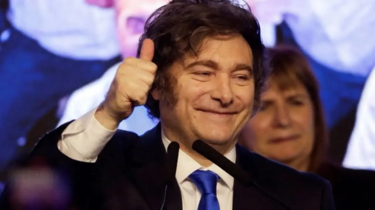 Encuesta de la UBA revela ventaja de Milei, pero con preocupante fuga de votantes