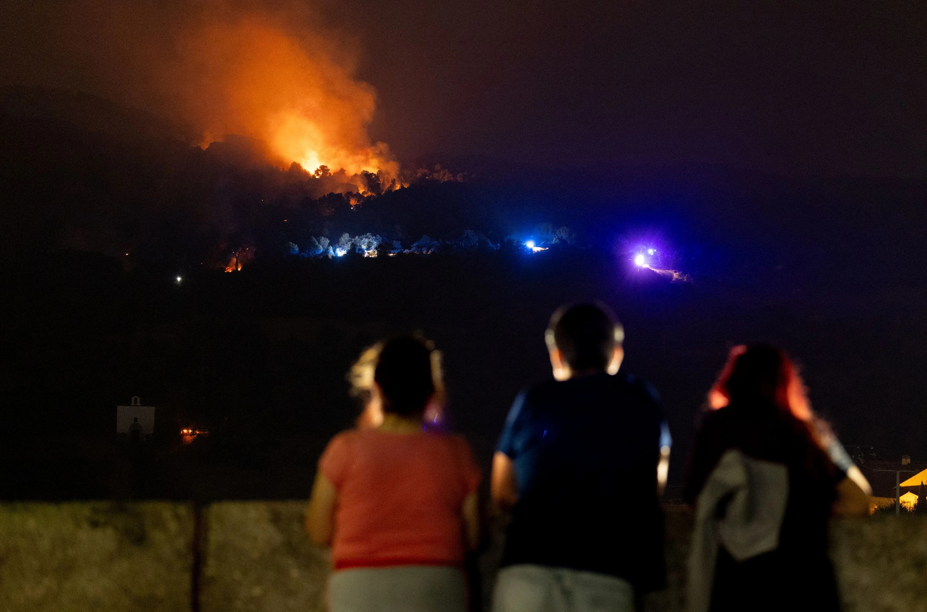 España refuerza medidas de seguridad por riesgo de incendios durante eclipse solar