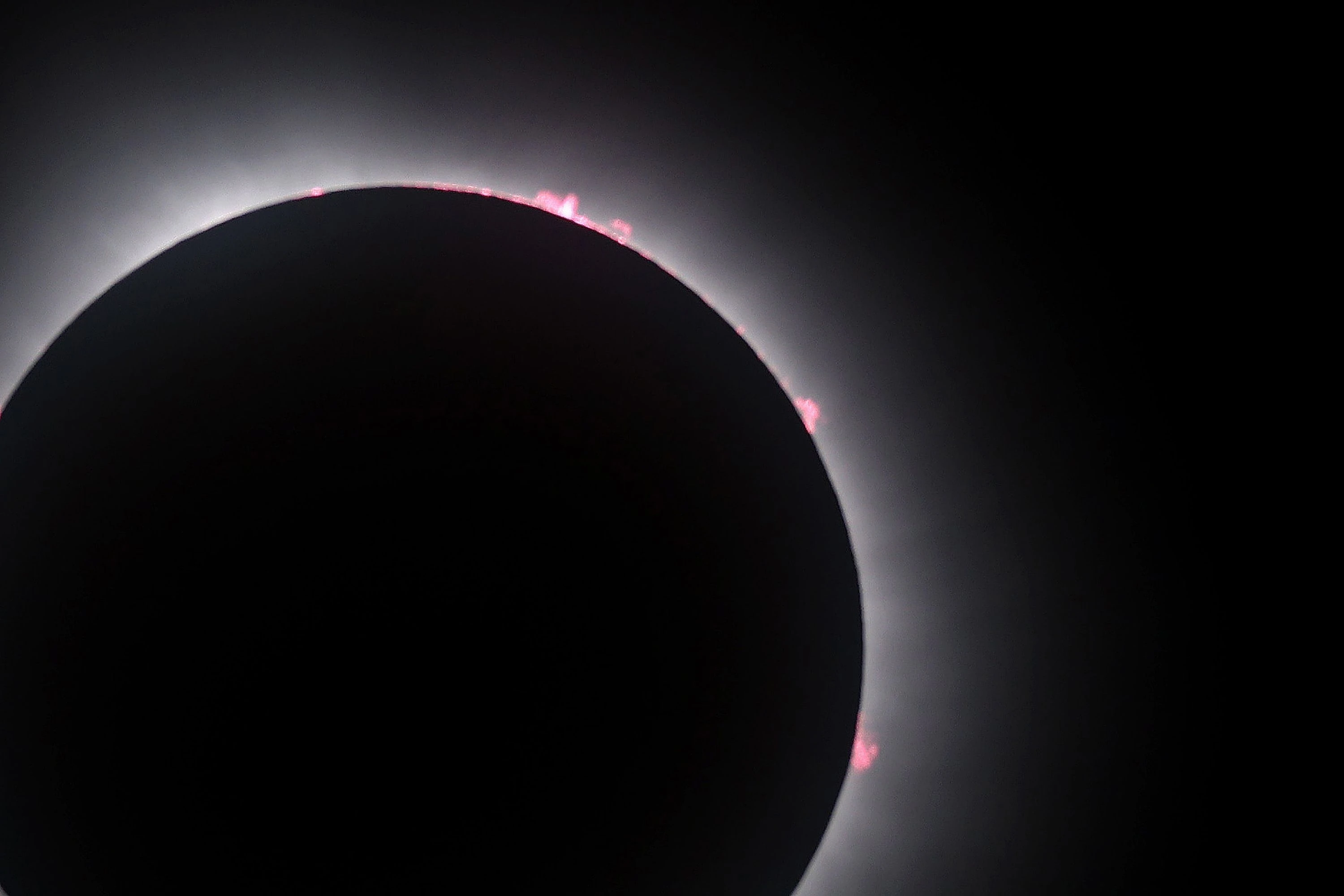 España se prepara para el eclipse total de Sol del 12 de agosto con actividades y precauciones