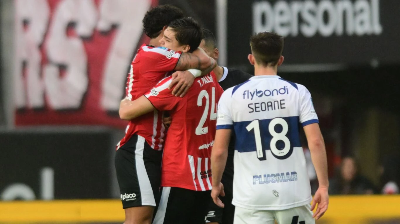 Estudiantes derrota a Gimnasia 4-0 en un clásico de La Plata