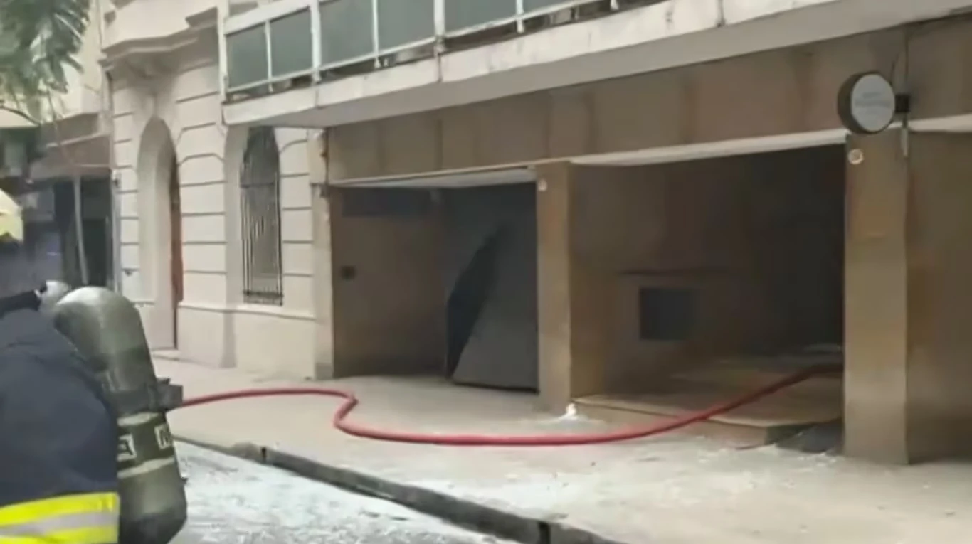 Explosión en Recoleta provoca evacuación de varios vecinos y fuerte operativo de emergencia