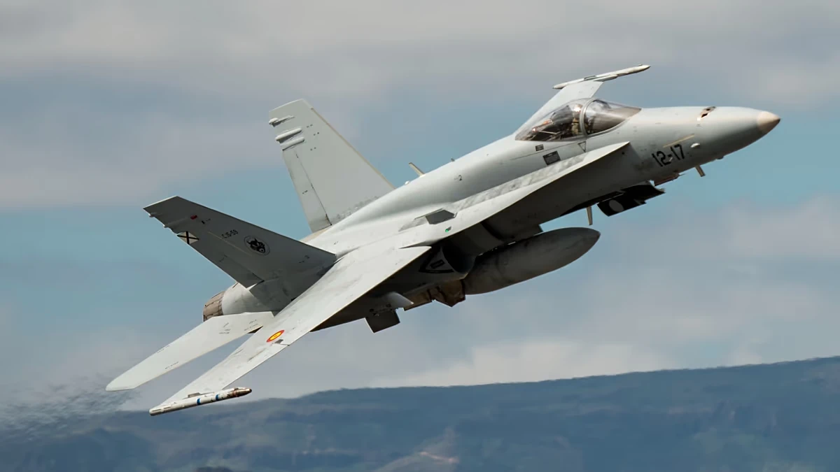 F-18 españoles destruyen dron no identificado en Rumania cerca de la frontera con Moldavia