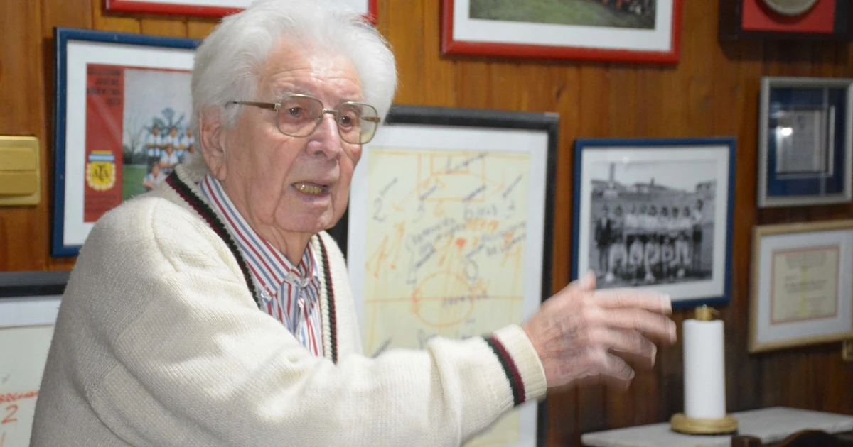 Fallece Miguel Ignomiriello, icono del fútbol argentino y exentrenador de Estudiantes