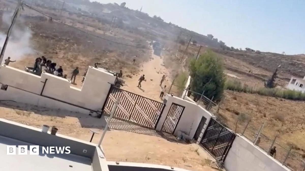 Familias palestinas sitiada por colonos en la aldea de Qusra, Cisjordania