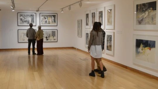 Inauguran exposición de Carlos Alonso que aborda el dolor y la condición humana