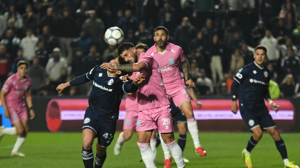Independiente Rivadavia y Estudiantes de Río Cuarto empatan sin goles en el Clausura