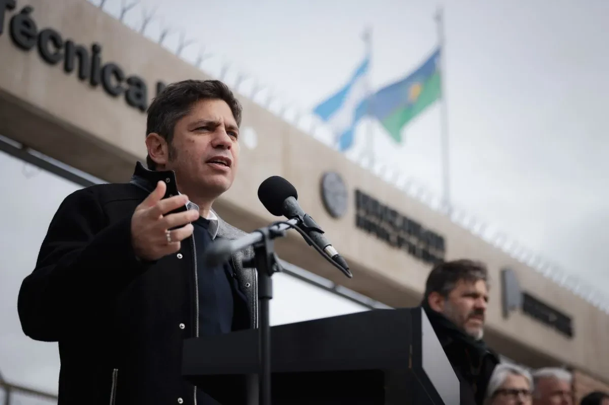 Kicillof inauguró nueva escuela técnica en Berazategui y defendió la educación pública