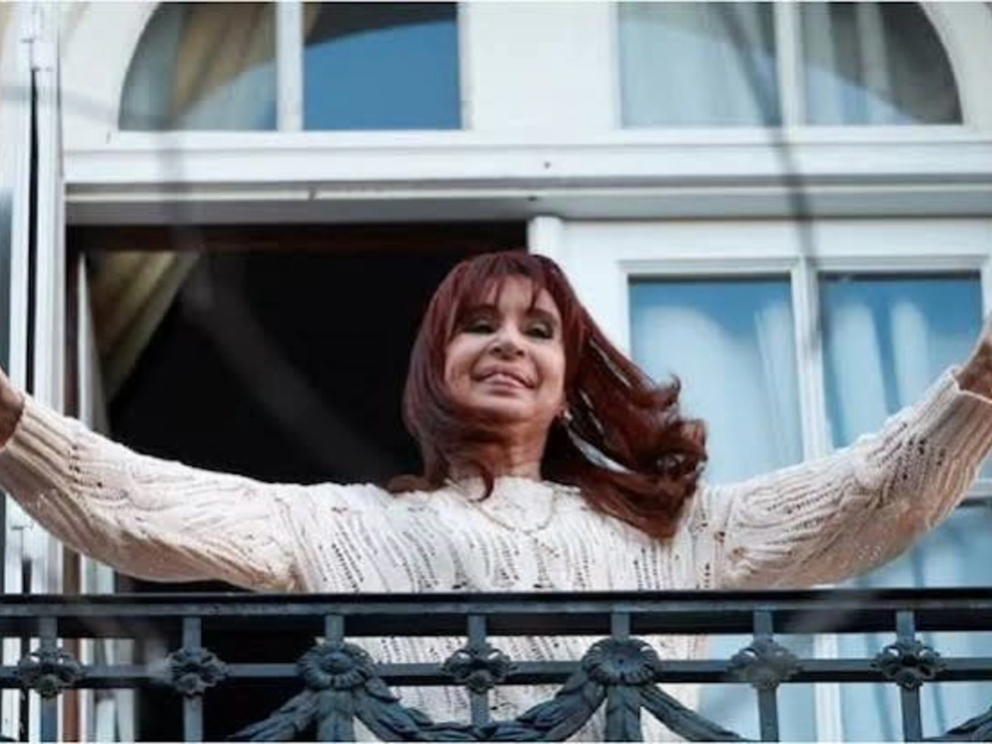 La Iglesia desautorizó bautismos comunitarios frente al hogar de Cristina Kirchner