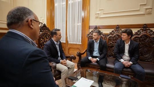 La Libertad Avanza se acerca al oficialismo de Corrientes para formar un frente electoral