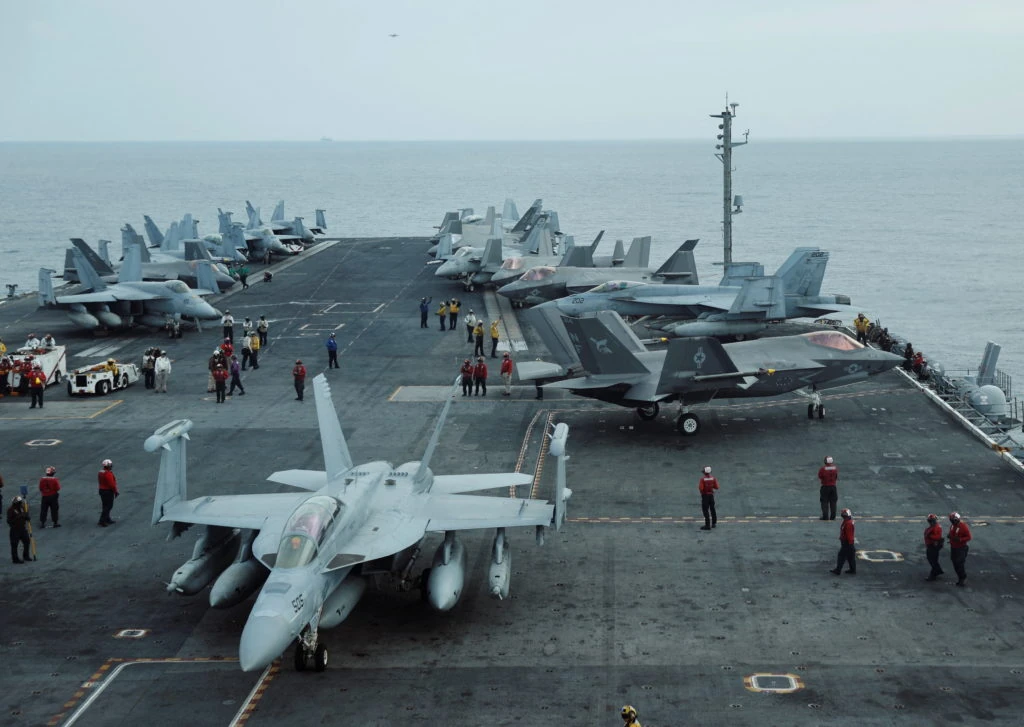 La USS George Washington se dirige al Medio Oriente tras problemas en la USS Abraham Lincoln