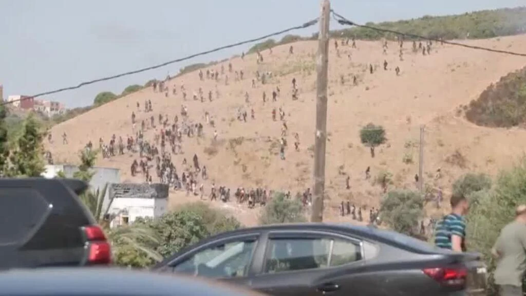 Las autoridades marroquíes dispersan a migrantes que intentaban cruzar a Ceuta