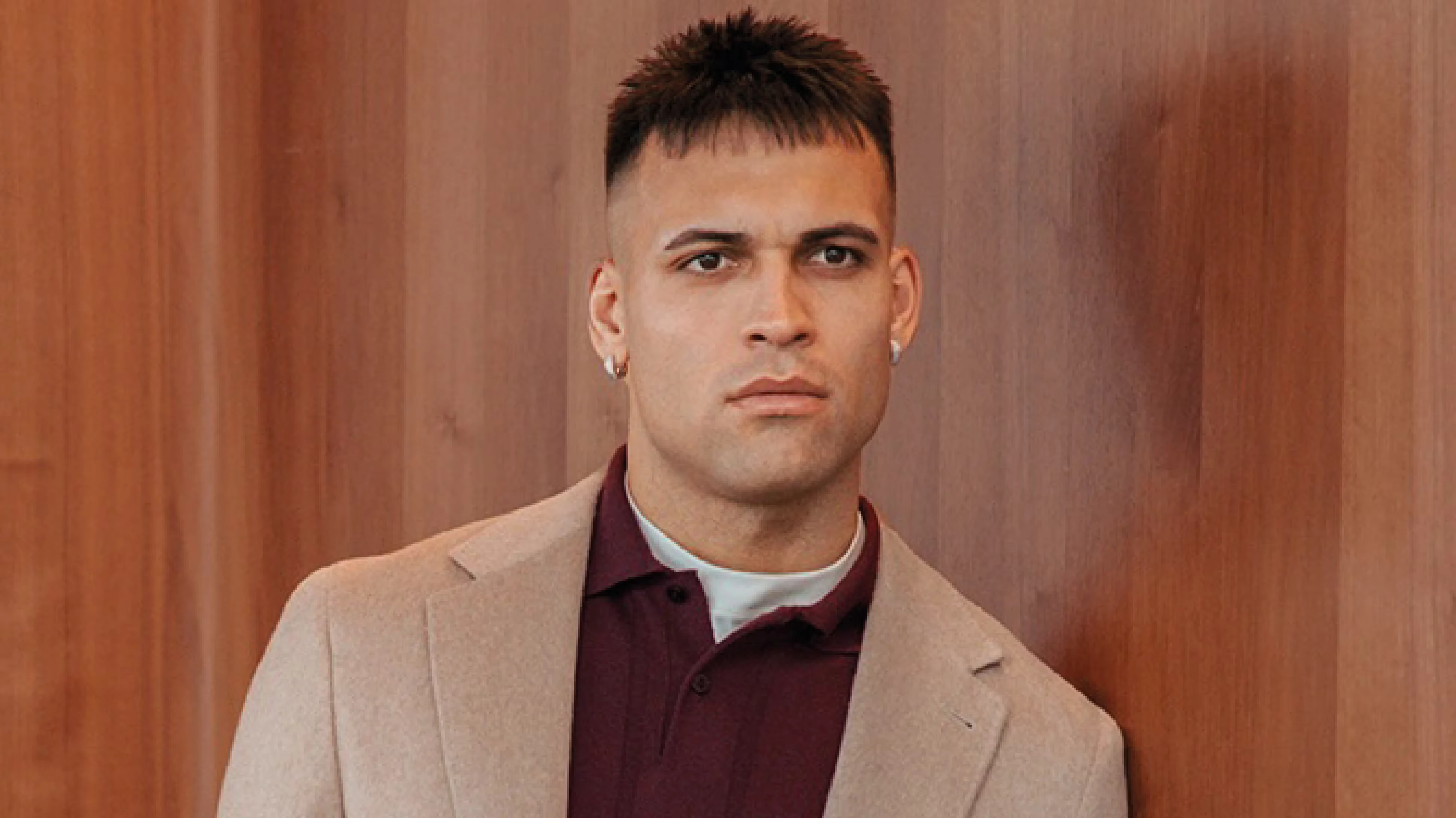 Lautaro Martínez modela para la firma italiana Canali en una campaña de lujo