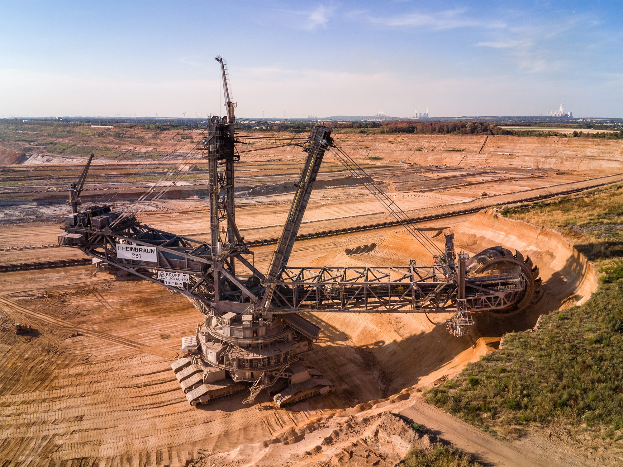 La máquina de minería más grande del mundo fue construida en 1995