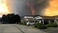 Más de 12,000 evacuados en Canadá tras devastador incendio en Okanagan