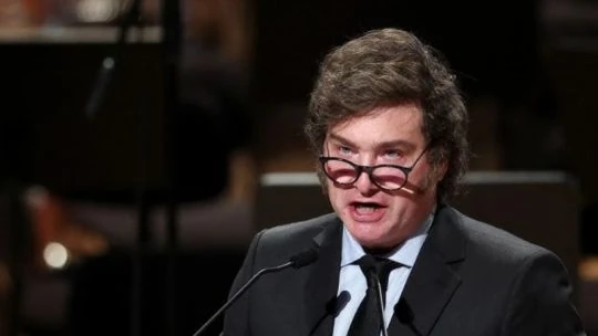 Milei defiende su estrategia económica y rechaza medidas populistas para las elecciones