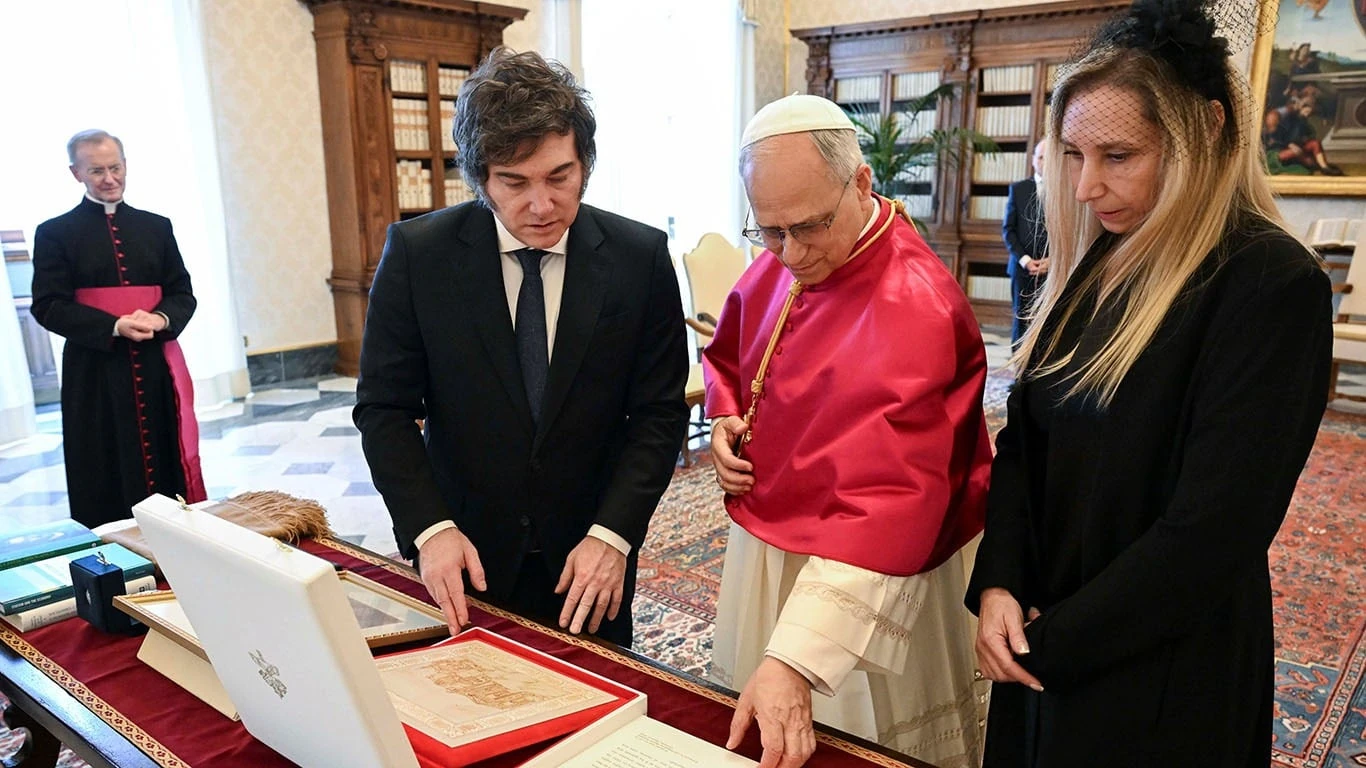 Milei se prepara para la histórica visita del papa León XIV a Argentina en noviembre