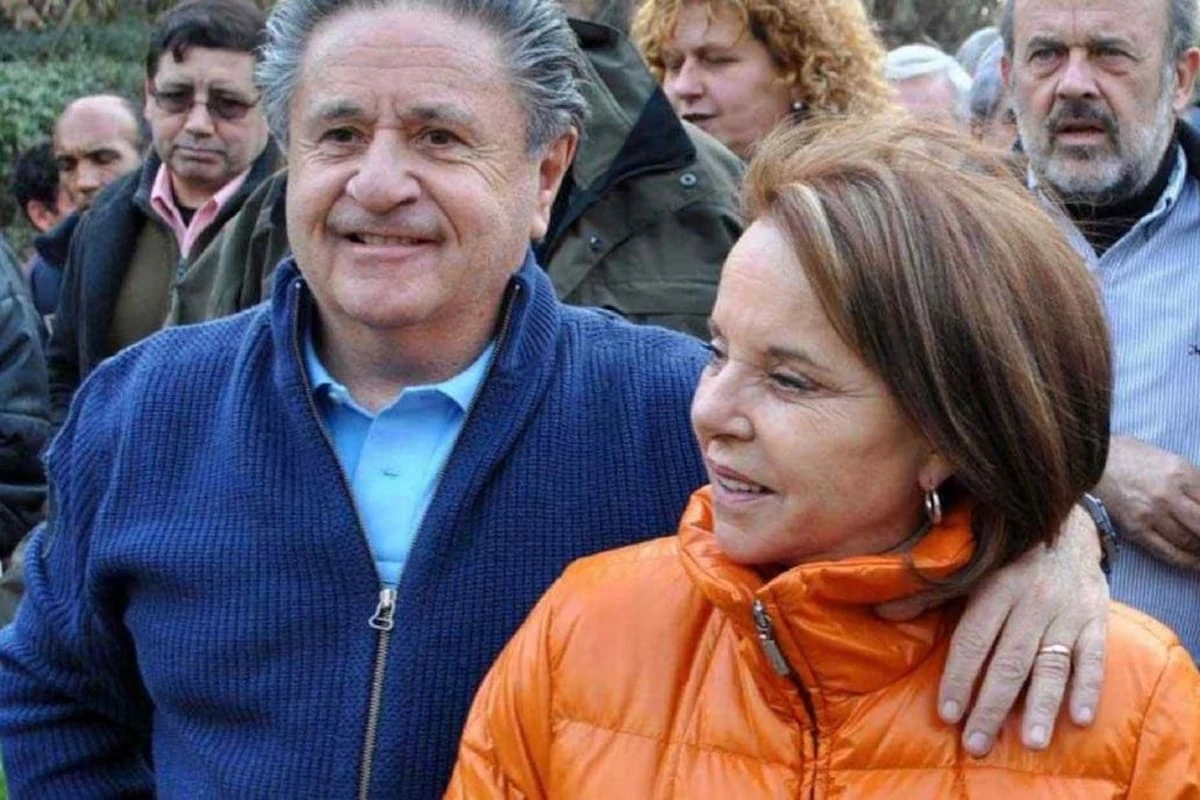 Piden indagar a Duhalde y otros por el escándalo del vacunatorio VIP
