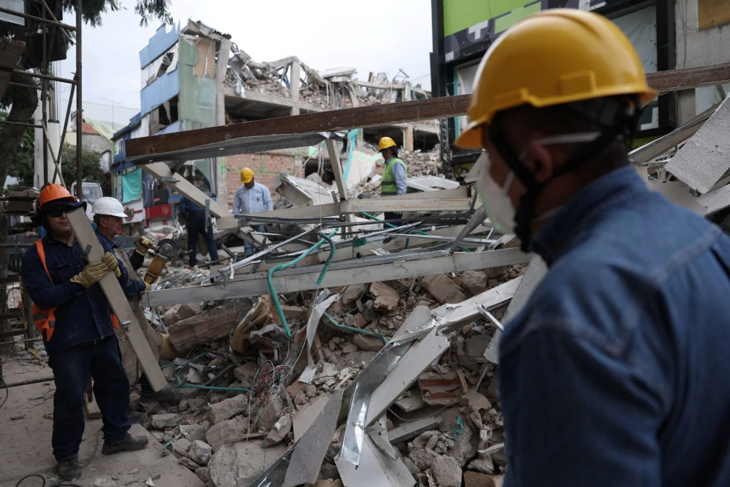 Presidente colombiano solicita a Trump suspender aranceles para ayudar tras terremoto