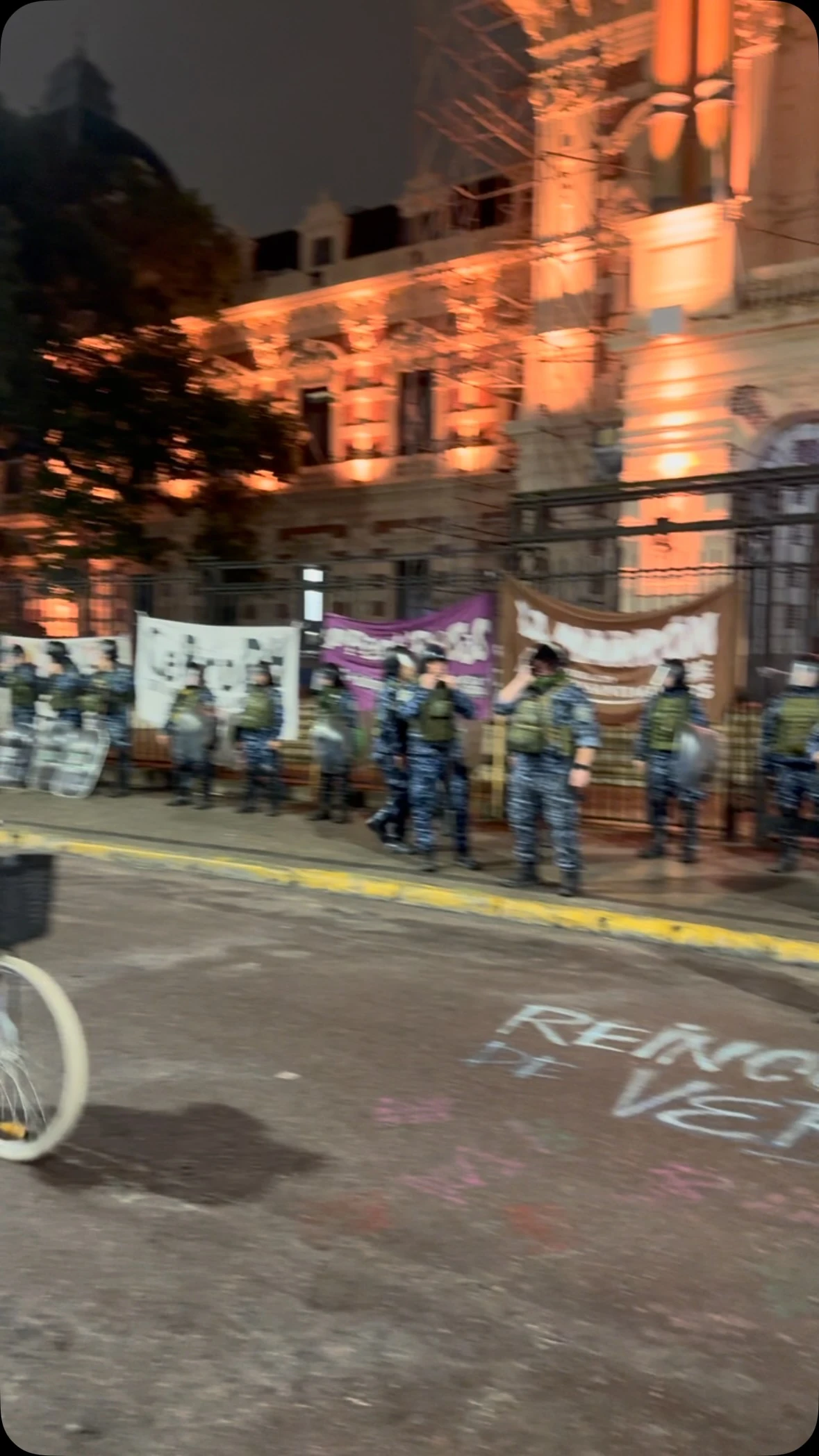 Protestas por la reincorporación de trabajadores en el Astillero de Buenos Aires