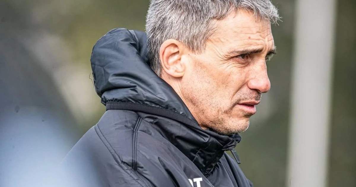 Racing se acerca a la contratación de Leonel Pérez como volante central