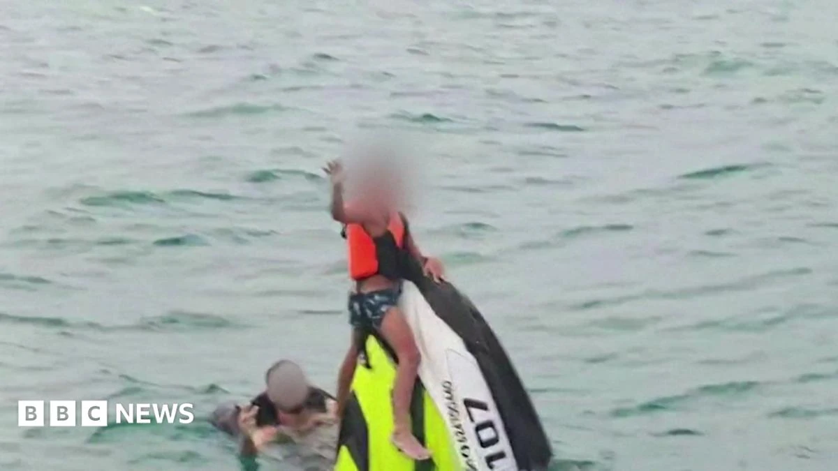 Rescatan a familia francesa tras 16 horas a la deriva en Tailandia