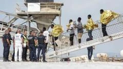 Rescue de más de 170 migrantes tras incendio en embarcación en el Canal de la Mancha