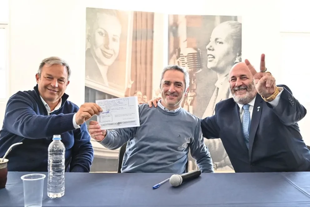 Santiago Cúneo se une al PJ bonaerense y anuncia su candidatura para 2027