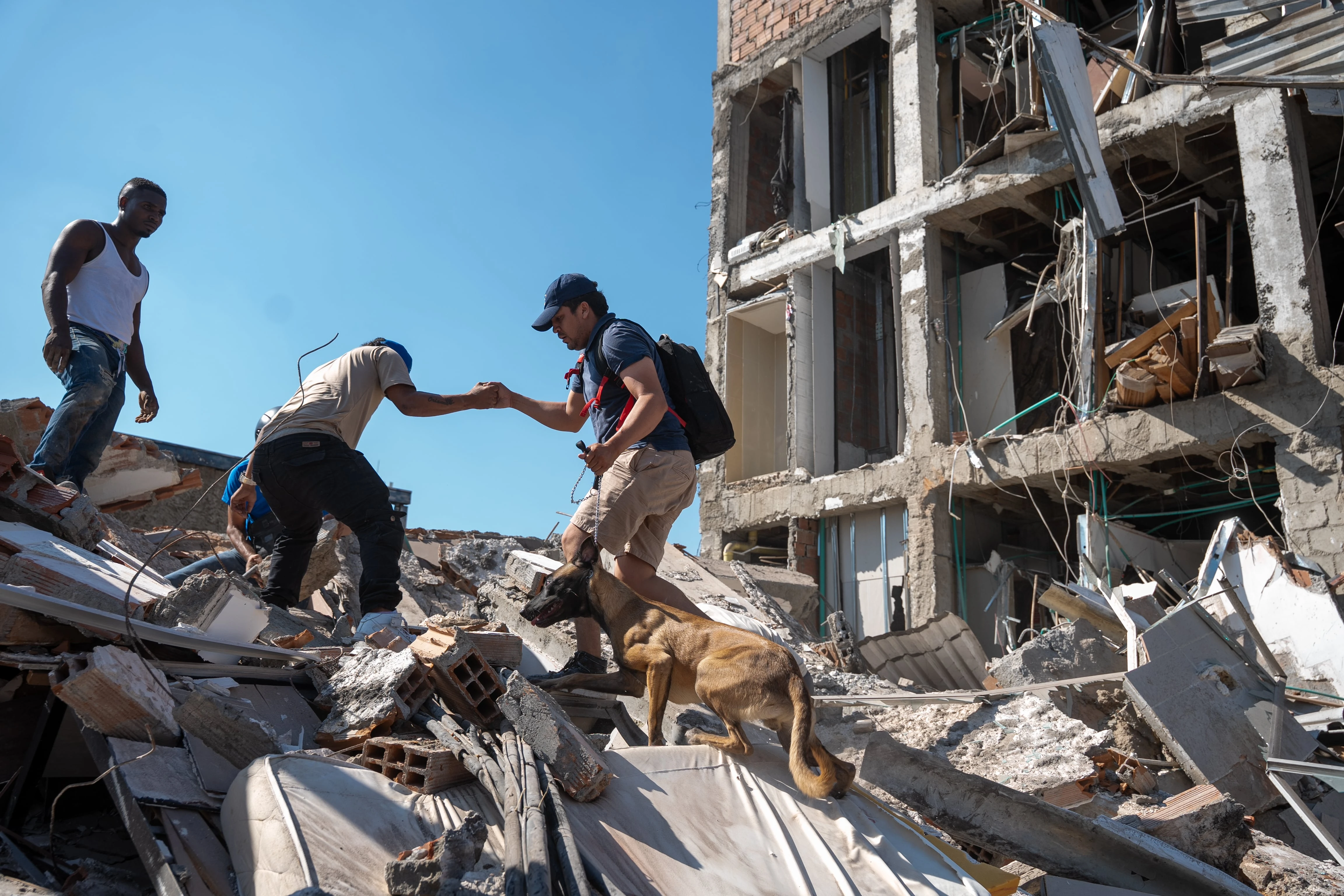 Solidaridad internacional tras el sismo de 7,4 en Colombia
