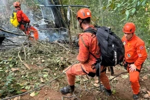 Trágico accidente aéreo en Río de Janeiro: mueren piloto y tres turistas colombianos