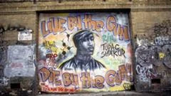 Un exmiembro de banda será juzgado 30 años después por el asesinato de Tupac